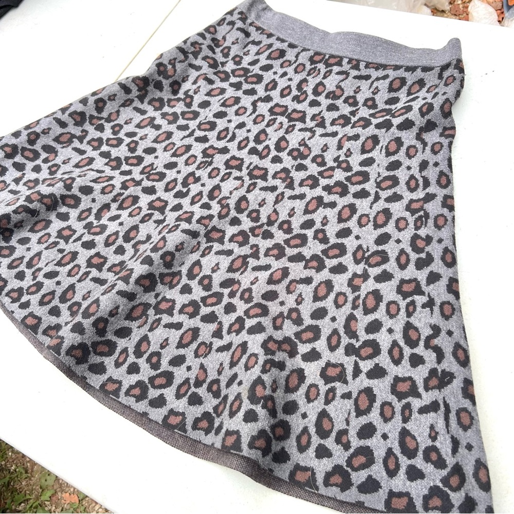 2/$25: Ann Taylor Leopard Print Skirt Size Small